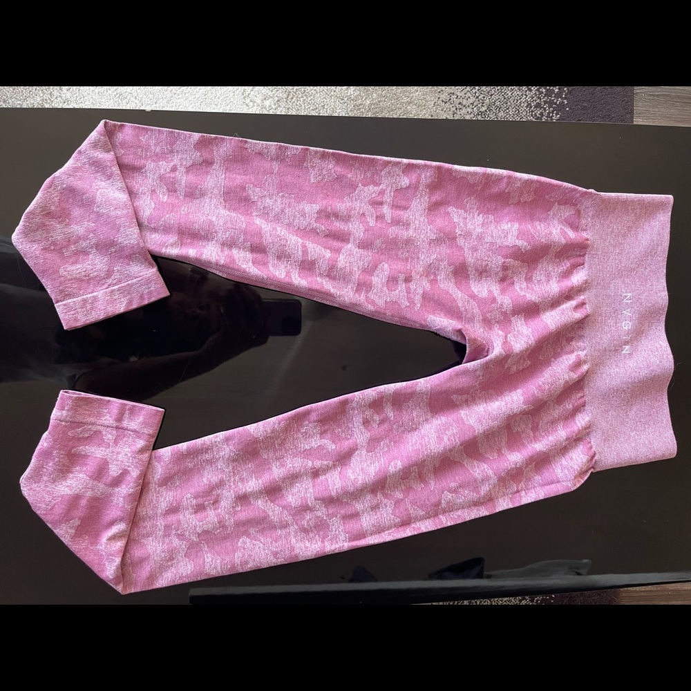 NVGTN Pink Camo Leggings Size L